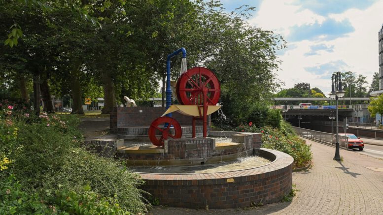 Bruch an Schaufelradwelle stoppt Brunnen am Kanaltor in Hanau