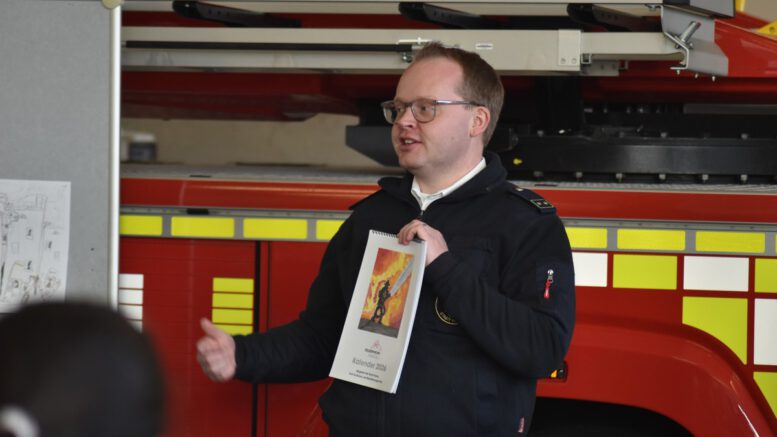 Grundschüler malen Feuerwehr: Sieger aus Hanau bei Jubiläumswettbewerb ausgezeichnet