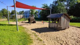 Hanau beginnt Reinigung von 189 Sandflächen auf Spielplätzen, in Kitas und an Schulen