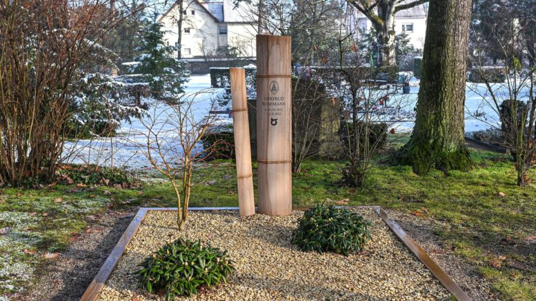 Hanau benennt Grab der Puppenmuseumsgründerin Gertrud Rosemann zur Ehrengrabstätte