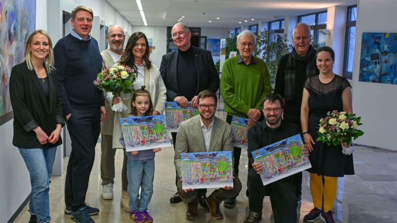 Hanauer Adventskalender 2025: Hauptgewinne im Rathaus überreicht