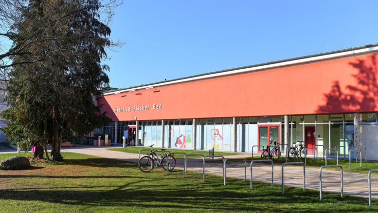 Hanauer Bäder ändern Öffnungszeiten zu Ostern, Kulturforum an zwei Feiertagen geschlossen