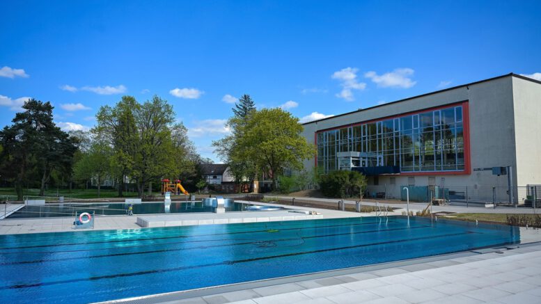 Heinrich-Fischer-Freibad in Hanau nach Modernisierung wieder geöffnet mit fünf Tagen Programm