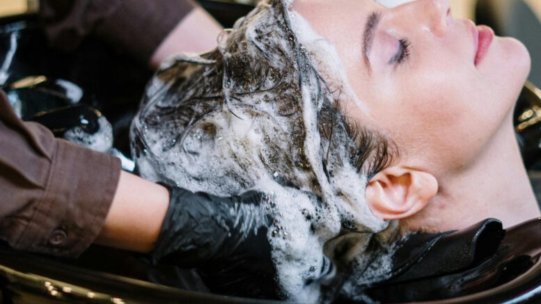 Main-Kinzig und Hanau verstärken Kontrollen gegen Schwarzarbeit im Friseurhandwerk Main-Kinzig und Hanau verstärken Kontrollen gegen Schwarzarbeit im Friseurhandwerk