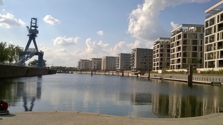 Offenbacher Hafen: Stadtführung erklärt Wandel vom Industriehafen zum Freizeitquartier